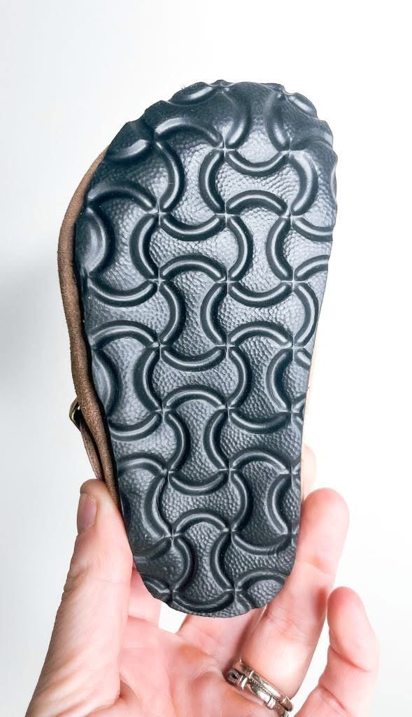 PRE-O: Kid’s Suede Buckle Clogs