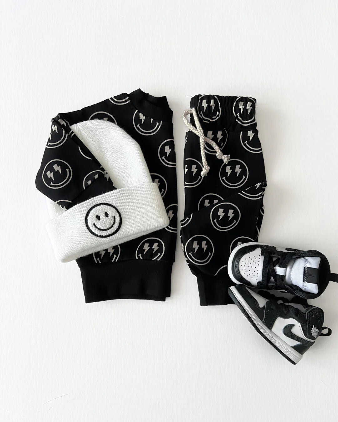 Electric Smile Jogger Set