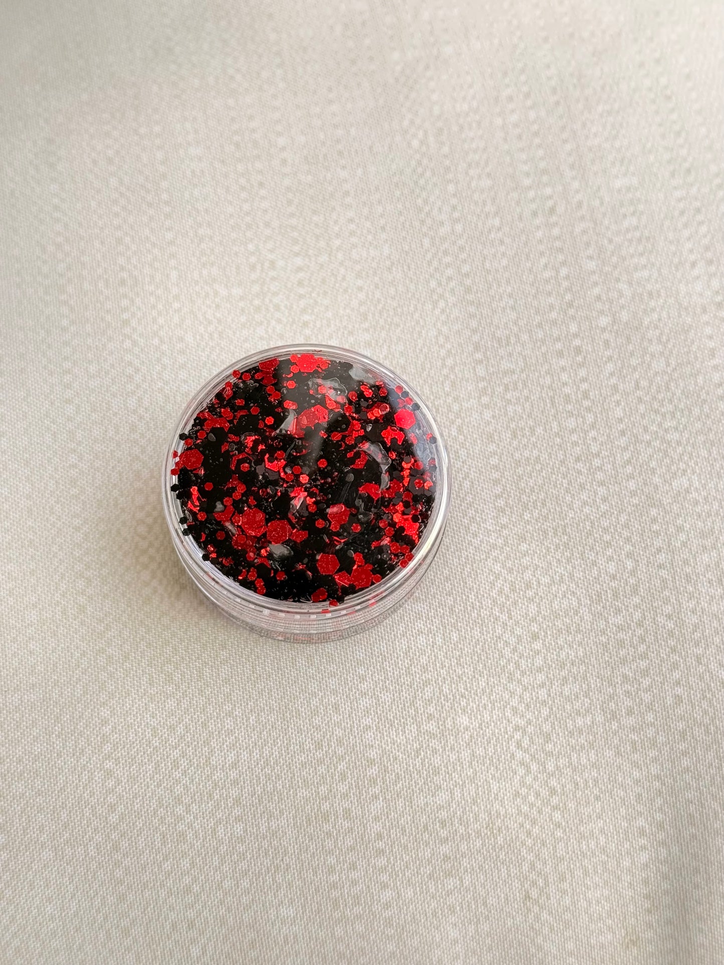 HAIR GLITTER: Anti-Valentine